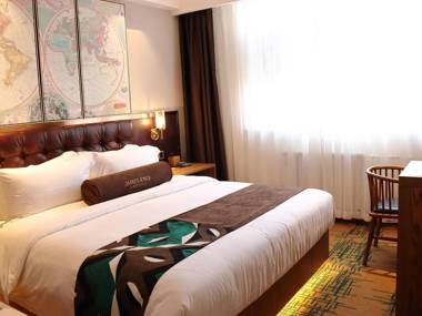 James Joyce Coffetel Shijiazhuang Zhonghua Nan Street Xisanjiao Metro station