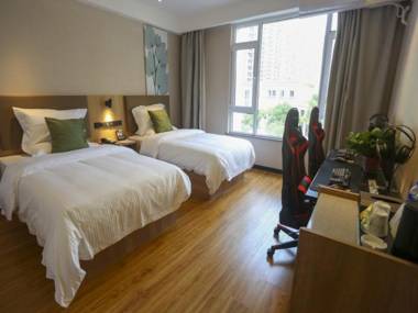 Green Tree Inn Express Shijiazhuang Hi-tech Zone Gate of the World Liucun Metro Station