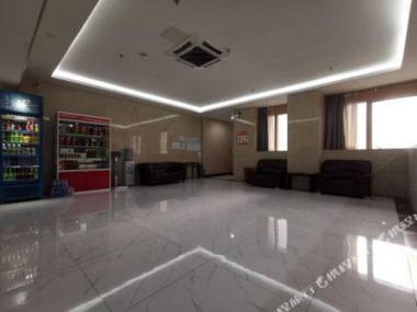 U PLUS HOTEL(Shijiazhuang new hundred square subway station store）