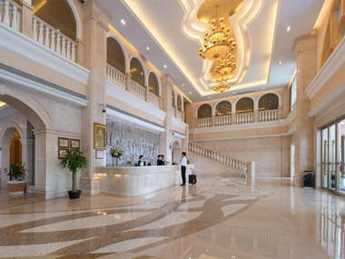 Vienna Hotel Shenzhen Longhua (Wanzhong City Branch)