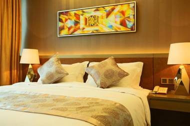 Shenzhen Baoan PLUS Gems Cube Hotel