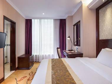 Vienna Hotel Dongguan Fenggang Yongsheng Street