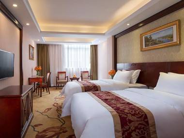 Vienna Hotel Shenzhen Shiyan Shilong Community