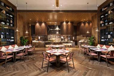 DoubleTree by Hilton Hotel Shenzhen Longhua