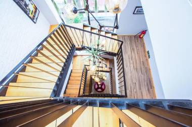 JiaoChangWei Maan CoCo Travelling With Inn