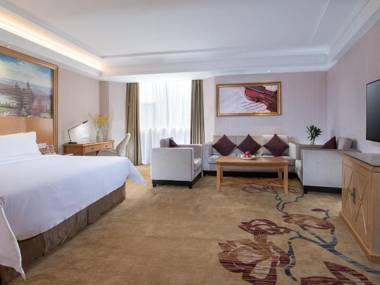 Vienna Hotel Shenzhen Honghu