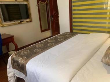 GreenTree Alliance Guangdong Shenzhen Fuyong Subway Station Hotel