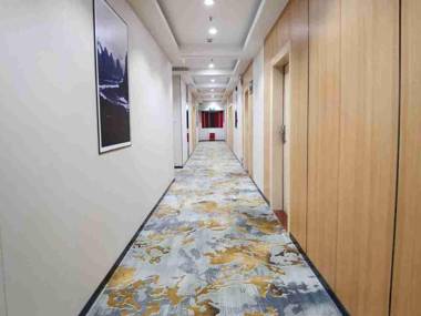 Super 8 Hotel Shenzhen Longgang Shuanglong Metro Station