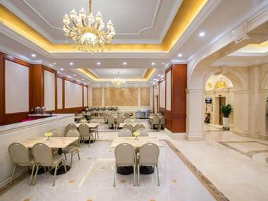 Vienna Hotel Shenzhen Bantian South Huancheng Road