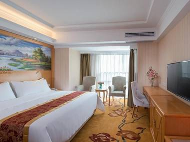 Vienna Hotel Xixiang Gushu