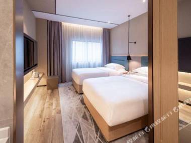 ZMAX Hotels Shenzhen Lianhuacun Metro Station