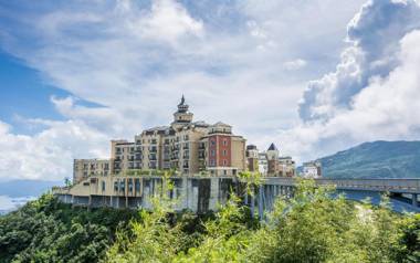 Shell Hotel Shenzhen Lingzhi Road Metro Station
