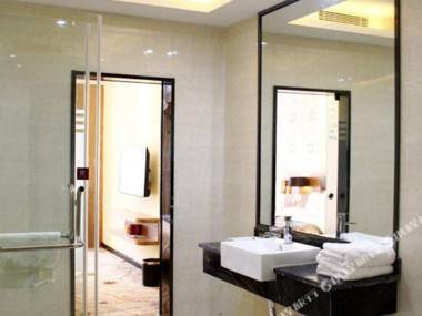 Himalaya Hotel (Shenzhen North Railway Station Tongcheng Center Branch)