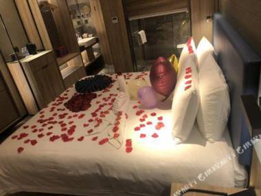 Naive S Hotel (Shenzhen Coastal City)