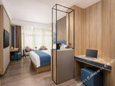 Naive S Hotel (Shenzhen Coastal City)