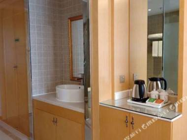 Vienna International Hotel (Dongcheng Building Lanzhu East Road Pingshan Shenzhen)