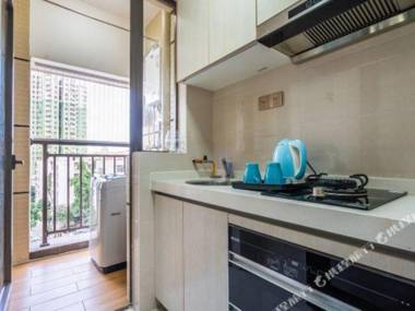 Western Theme Holiday Apartment Hotel (Shenzhen Bantian Metro Station)