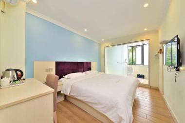 Wei Ke Kuai Jie Jiu Dian (Shen Zhen Ji Chang Hou Rui Di Tie Zhan Dian )