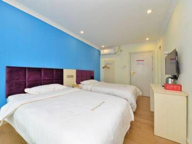 Wei Ke Kuai Jie Jiu Dian (Shen Zhen Ji Chang Hou Rui Di Tie Zhan Dian )