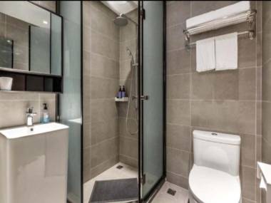 Hanting Hotel Shenzhen Huaqiangbei Science Museum Metro Station