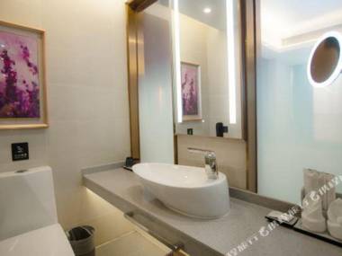 Lavande Hotel (Shenzhen Airport Fuyong Metro Station)