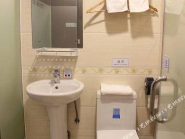 100 Inn (Shenzhen North Railway Station Shiji Chuncheng)