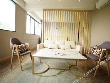 Hejian Hotel (Shenzhen Baolong)