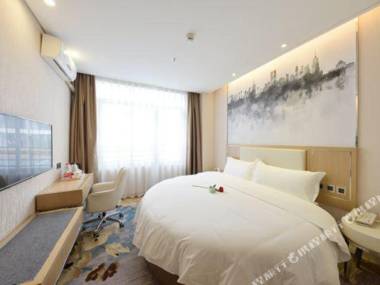 Shui Jing Lian Zhu Ti Jiu Dian (Shen Zhen Shang Mei Lin Di Tie Zhan Dian )