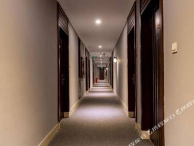 Suo Fei Qing Ju Jiu Dian (Shen Zhen Hai Shang Shi Jie Dian )