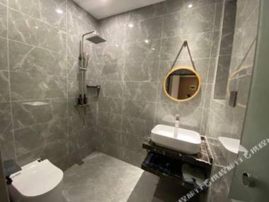 Shen Zhen Ai Ge Jiu Dian Nan You Di Tie Zhan Shi Zhuang Yuan Chuang Zhong Xin Dian