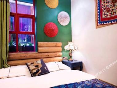 Mianbaoshu Theme Hostel