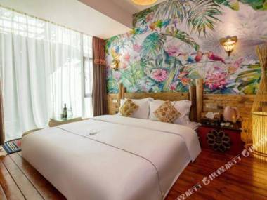 Mianbaoshu Theme Hostel