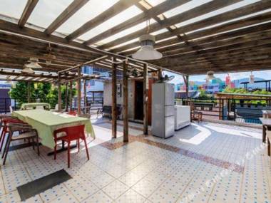 Mianbaoshu Theme Hostel