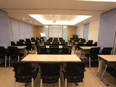 Ji Hotel Shenyang North Station