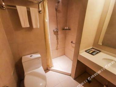 Longzhimeng Yashi Business Hotel (Shenyang Dongzhong Street)