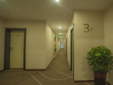 Chonpines Hotel·Zhuji Passenger Transportation Center