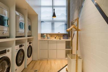 Atour Hotel Shaoxing Shangyu E-Travel Town