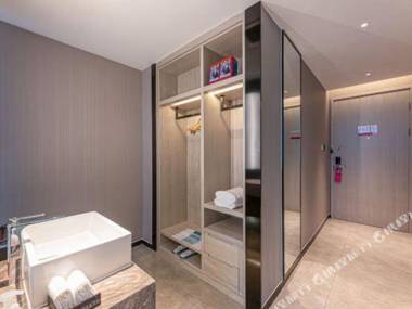 Yishang Hotel (Shaoxing Textile City Cross Border E-Commerce Industrial Park Store)