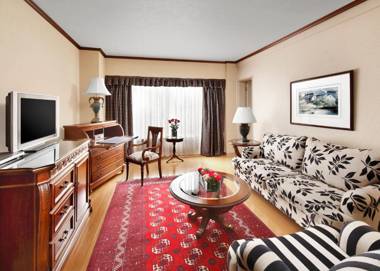 Hongqiao Jin Jiang Hotel (Formerly Sheraton Shanghai Hongqiao Hotel)