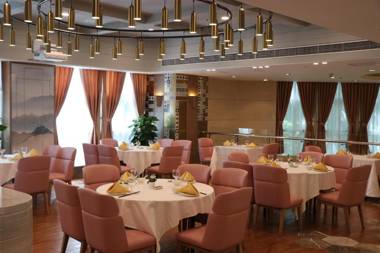 Howard Johnson Huaihai Hotel