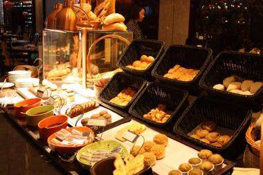 Sheraton Shanghai Waigaoqiao Hotel