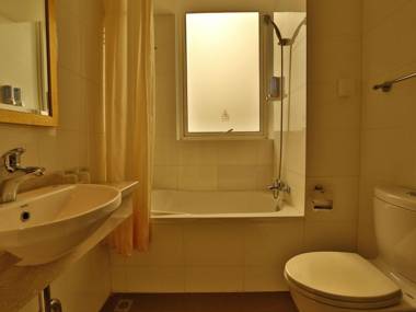 Rayfont Celebrity Hotel & Apartment