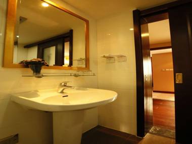 Rayfont Celebrity Hotel & Apartment