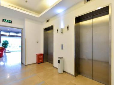 ibis Shanghai Expo Chenshan Road Subway Staion Hotel