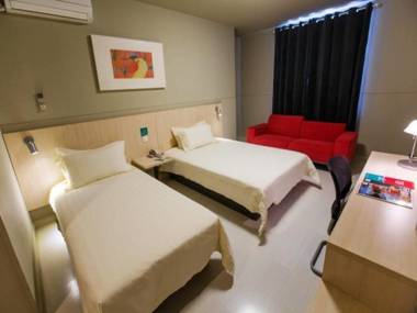 Jinjiang Inn Shanghai Light Textile Market Caoan Road