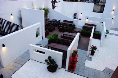 Shanghai Hidden Garden International Youth Hostel