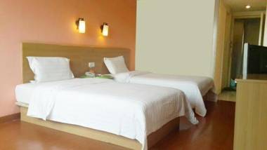 7Days Inn Changshou Road Subway station