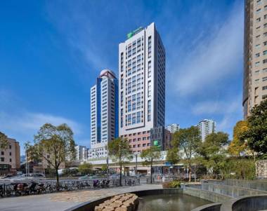 Holiday Inn Express Shanghai Zhenping an IHG Hotel