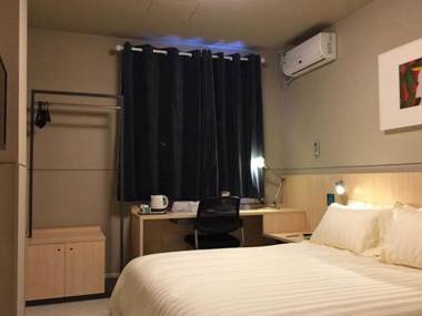 Jinjiang Inn Shanghai Baoshan Gongfu Xincun Hulan Road Subway Station