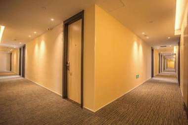 Hi Inn Liangpin Shanghai Xujiahui Wanping Nan Road